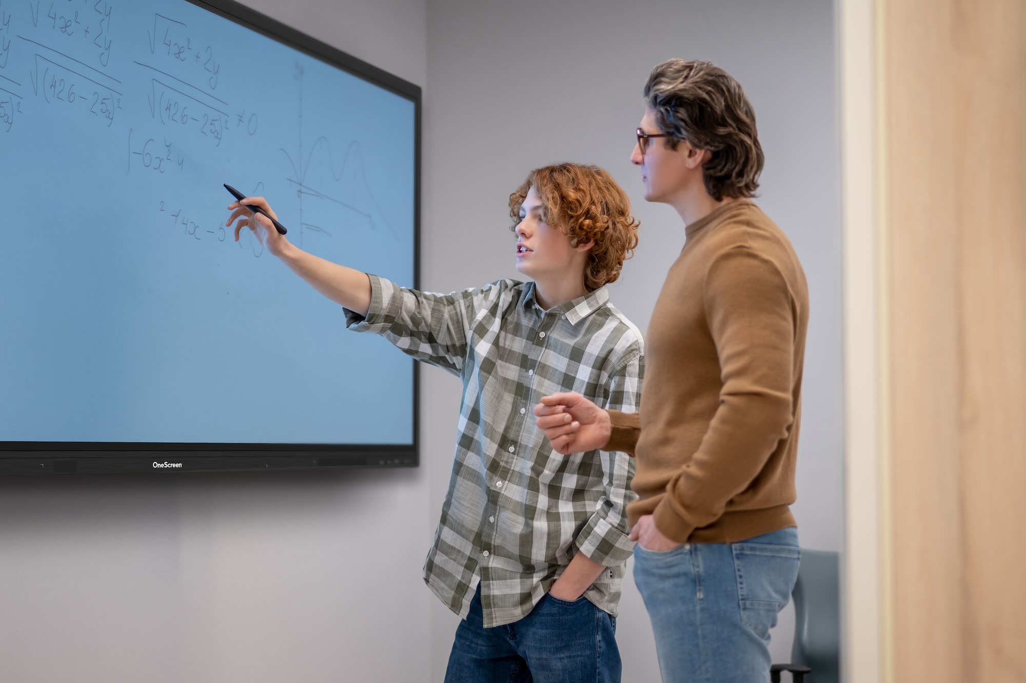 OneScreen Unveils Touchscreen T7, Next-Gen Interactive Tech for Educators